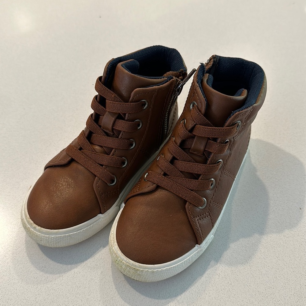 Cat and Jack Rylan Boot/Sneaker Toddler Size 9